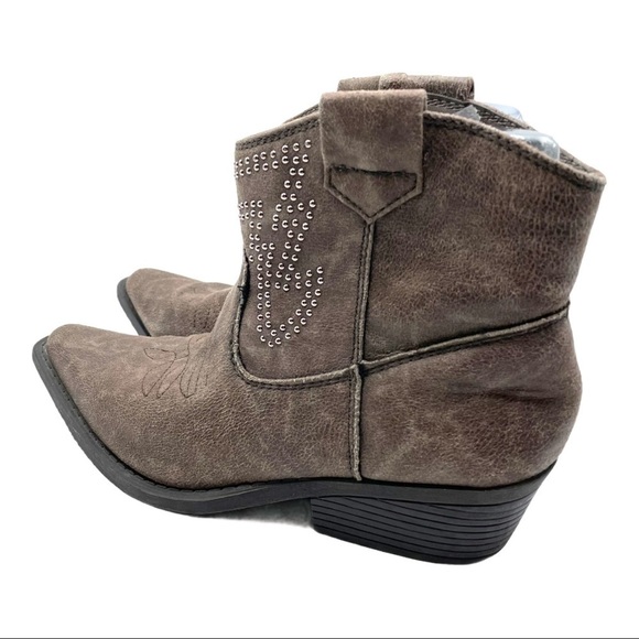 Madden Girl Sanoma Vegan Brown Taupe Short Western Boots Size 6.5 - Picture 2 of 15